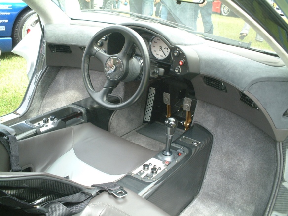 McLarenF1_cockpit03