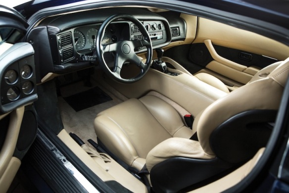 Jaguar-XJ220-interior